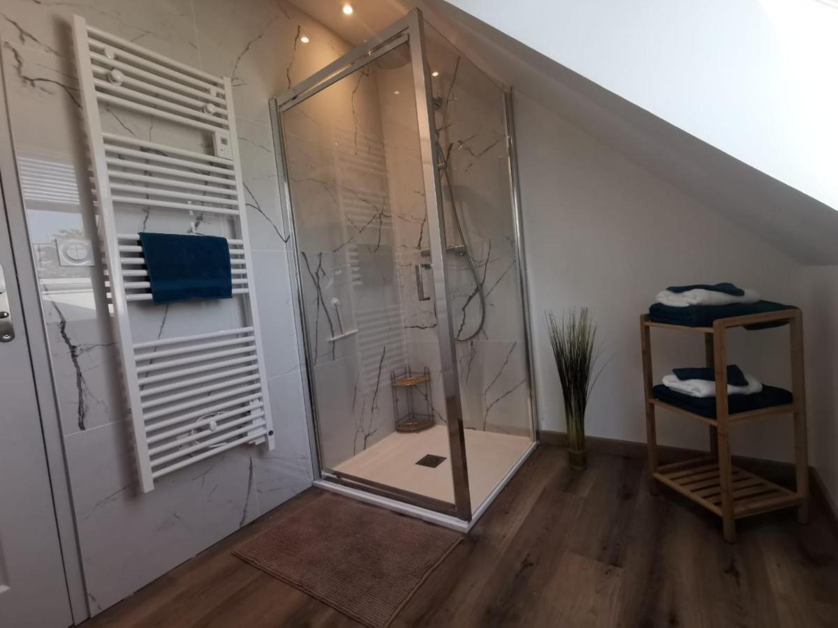 Les Pommiers Duplex Cosy Tout Confort Dans Maison Neuve Avec Terrasse Entree Independante 5 Mn De Bayeux Et 10 Mn Plage Du Debarquement Sommervieu Luaran gambar