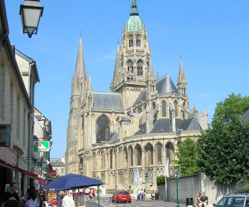 Les Pommiers Duplex Cosy Tout Confort Dans Maison Neuve Avec Terrasse Entree Independante 5 Mn De Bayeux Et 10 Mn Plage Du Debarquement Sommervieu Luaran gambar